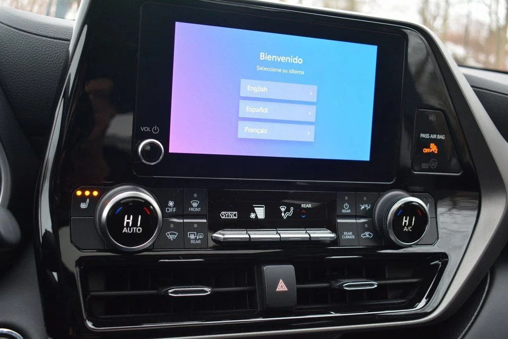 2023 Toyota Highlander XLE - Photo 16
