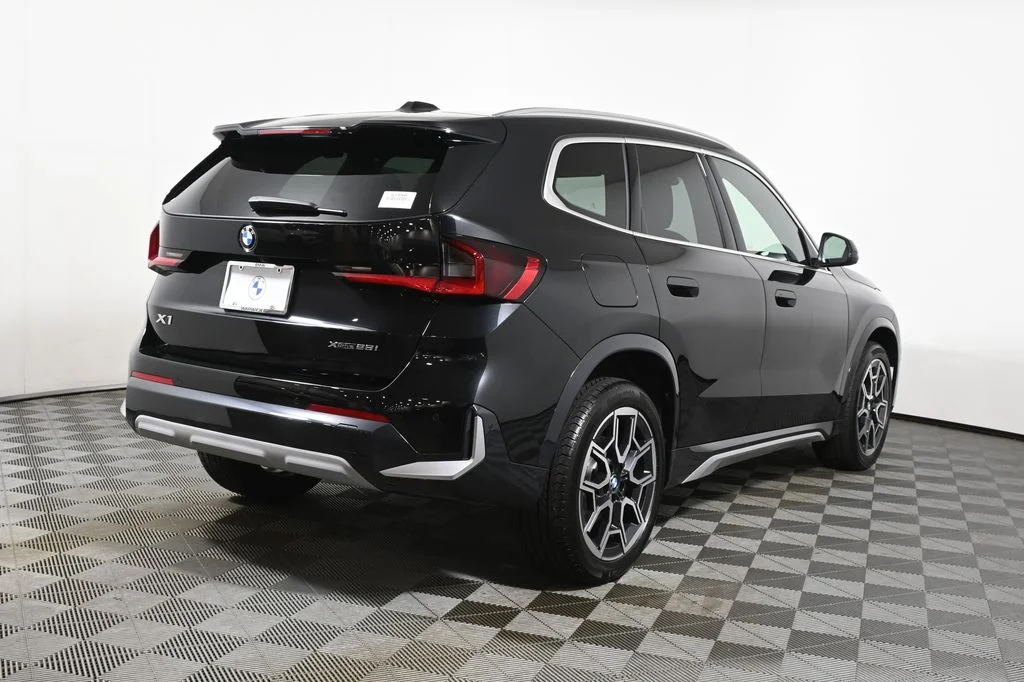 New 2027 Black BMW xDrive28i image 7