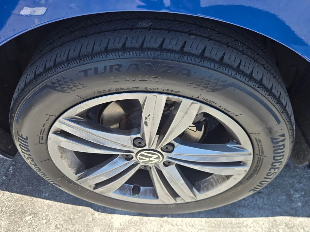 Certified Used 2023 Blue Volkswagen 1.5T SE image 5
