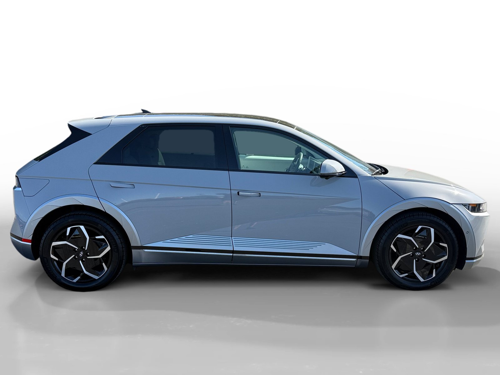 Certified Used 2023 Cyber Gray Hyundai Limited image 6