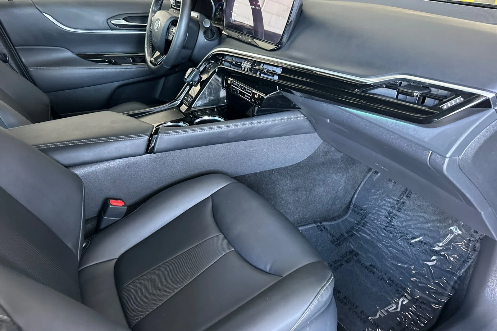 Certified Used 2025 Heavy Metal Toyota XLE image 14