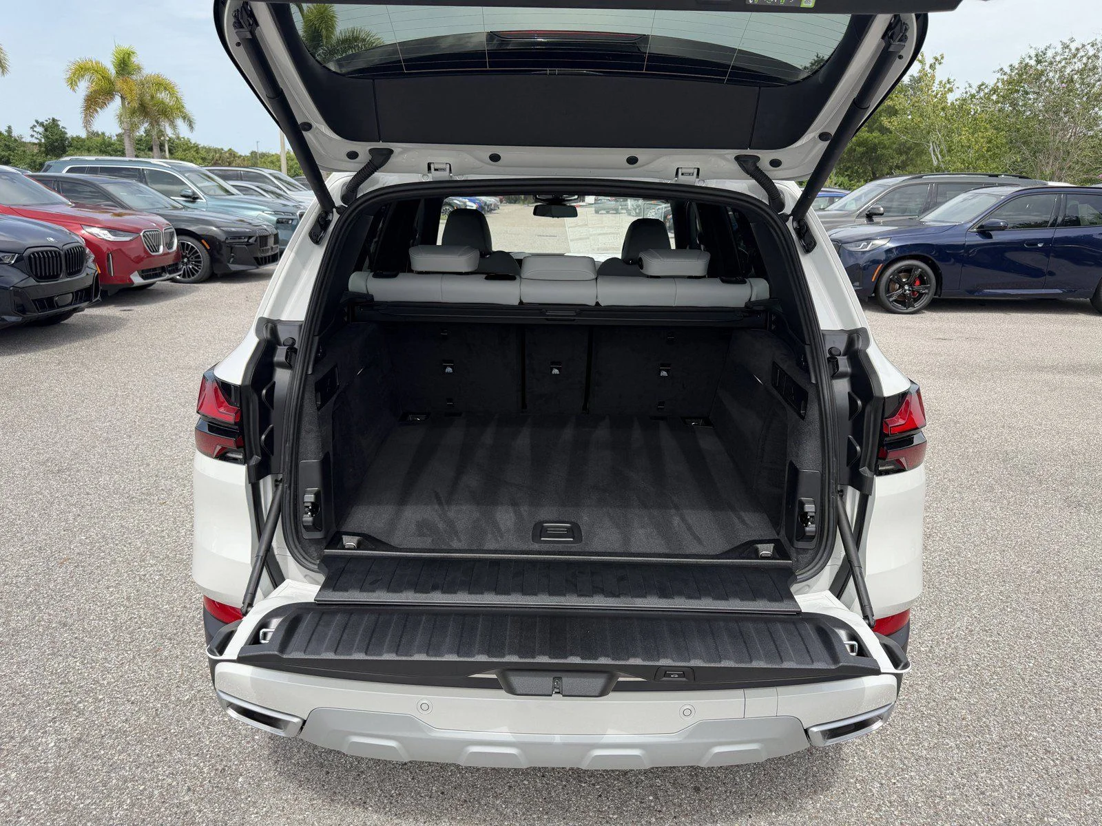 New 2026 Mineral White Metallic BMW sDrive40i image 12