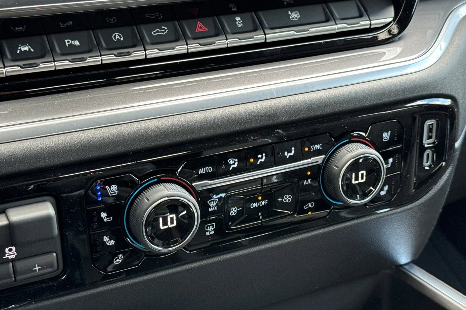 2026 Chevrolet Silverado 1500 High Country - Photo 18