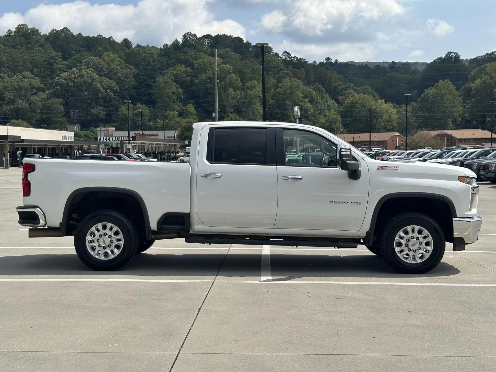 Used 2021 Summit White Chevrolet LT image 8
