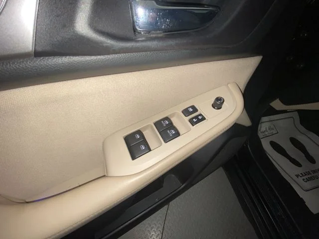 Used 2019 Black Subaru 2.5i Premium image 13