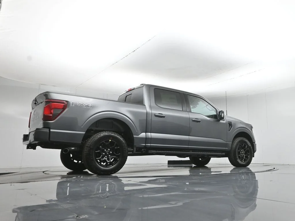 New 2026 Carbonized Gray Metallic Ford XLT image 49