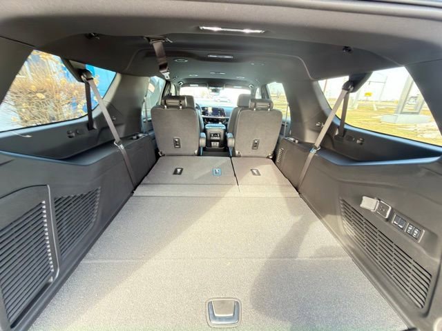 2026 Chevrolet Suburban High Country - Photo 16