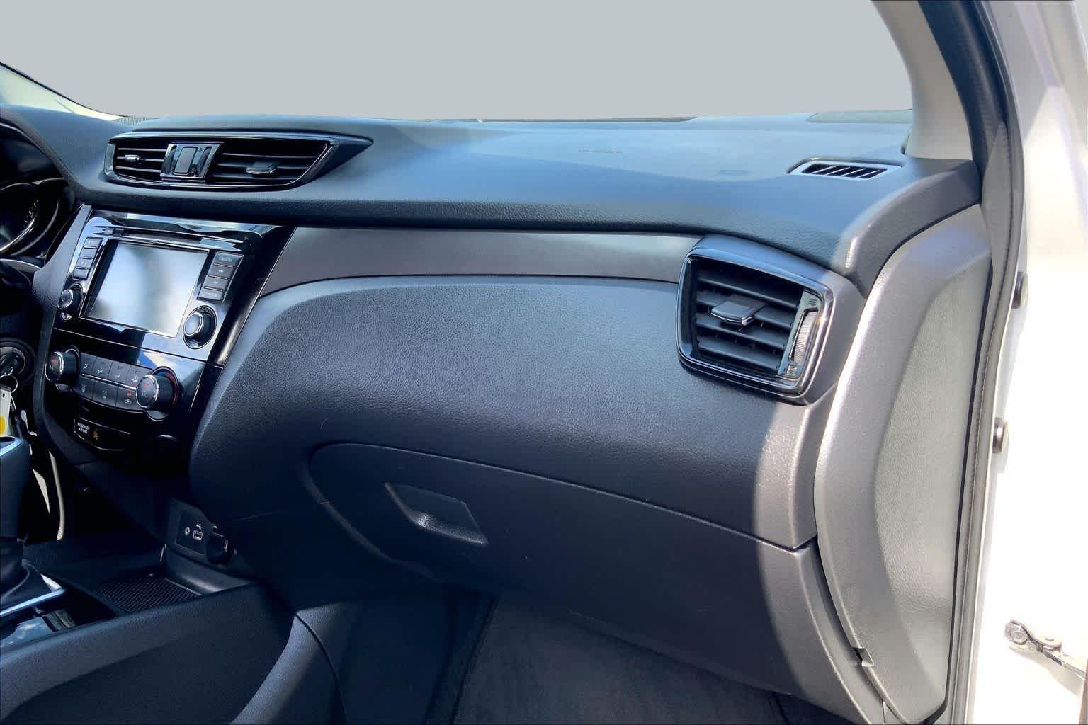Used 2021 Brilliant Silver Metallic Nissan S image 19