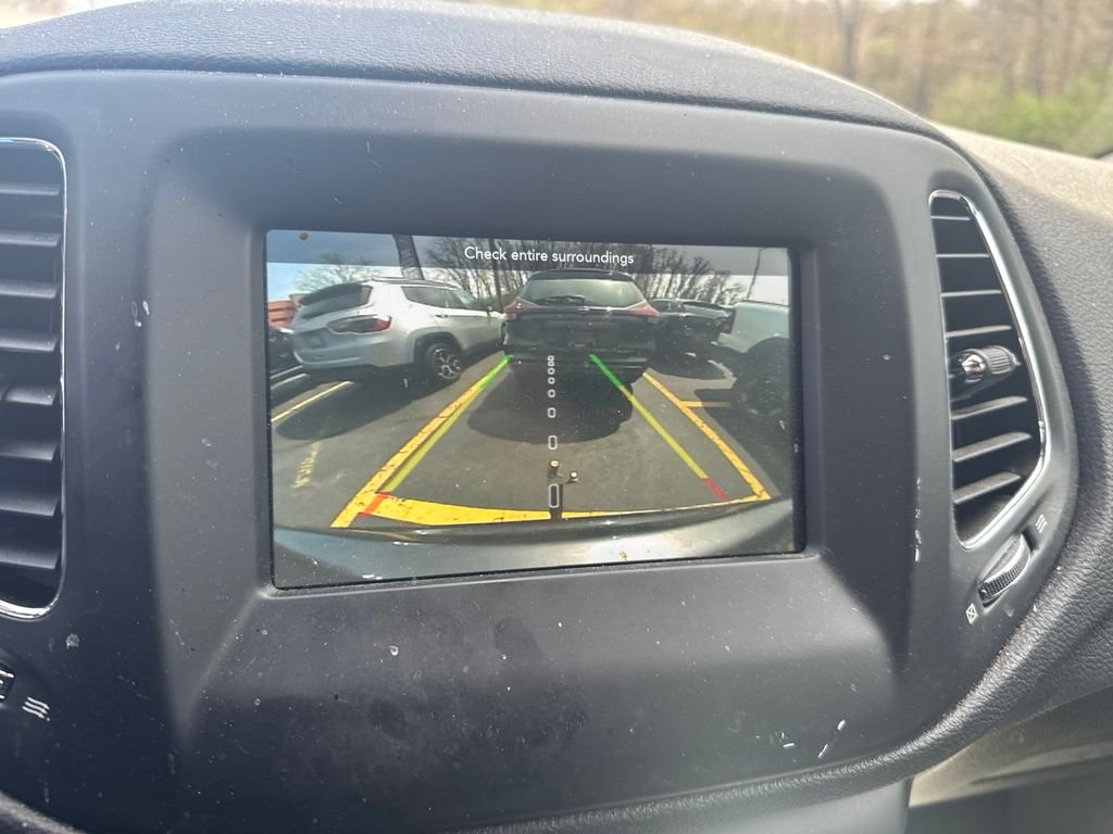 Used 2019 Gray Jeep Latitude image 35