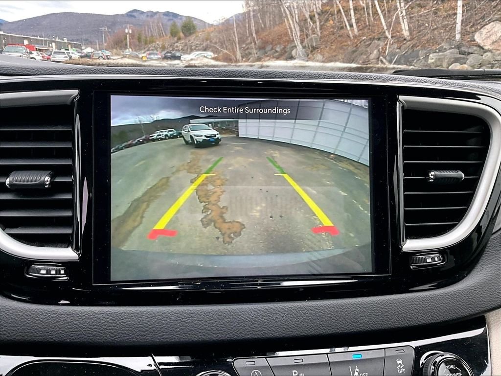 Used 2023 White Chrysler Touring L image 20