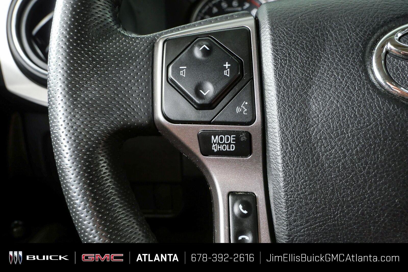 Used 2022 White Toyota SR5 V6 image 10