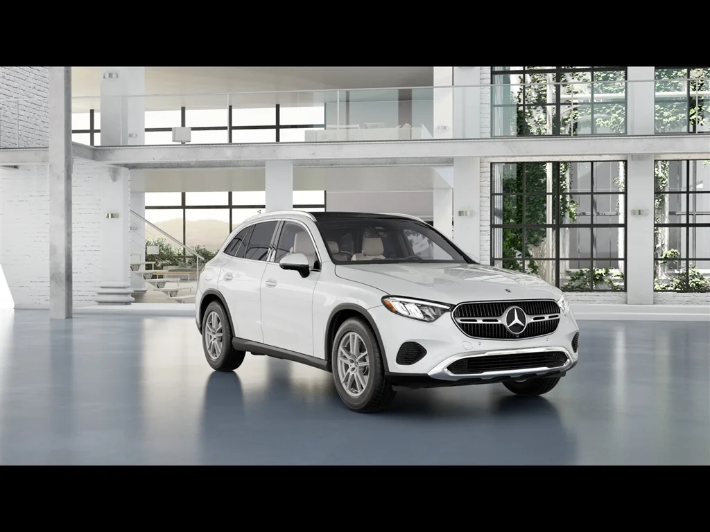 New 2026 MANUFAKTUR Moonlight White Metallic Mercedes-Benz GLC 300 image 5