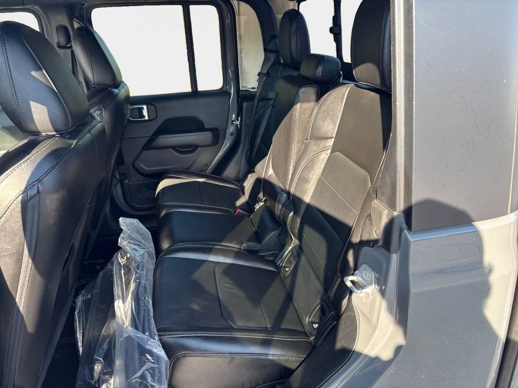Certified Used 2020 Gray Jeep Overland image 10