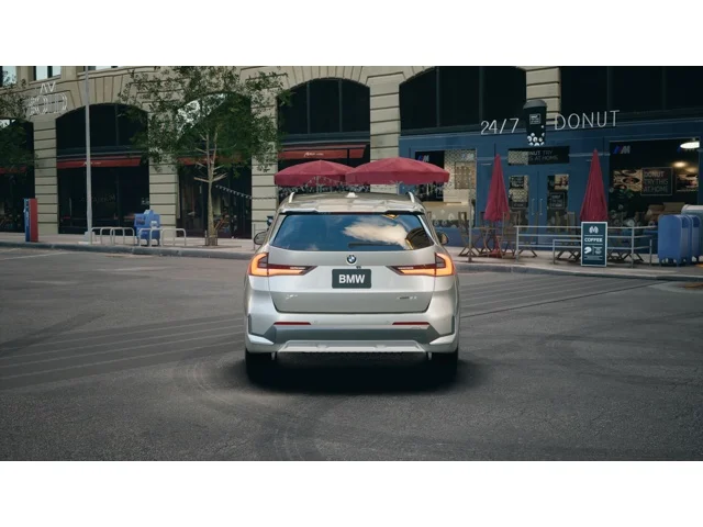 New 2026 Space Silver Metallic BMW xDrive28i image 5