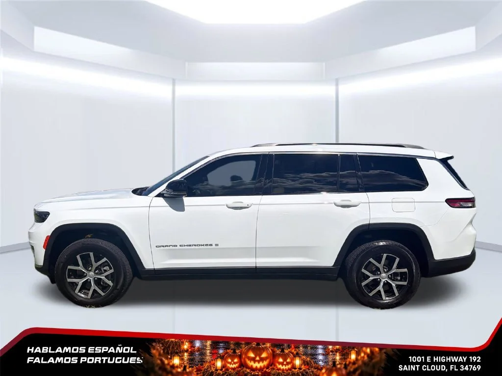 Used 2025 White Jeep Limited 4x4 image 2