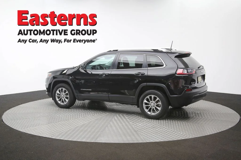Used 2021 Black Jeep Latitude Plus image 62