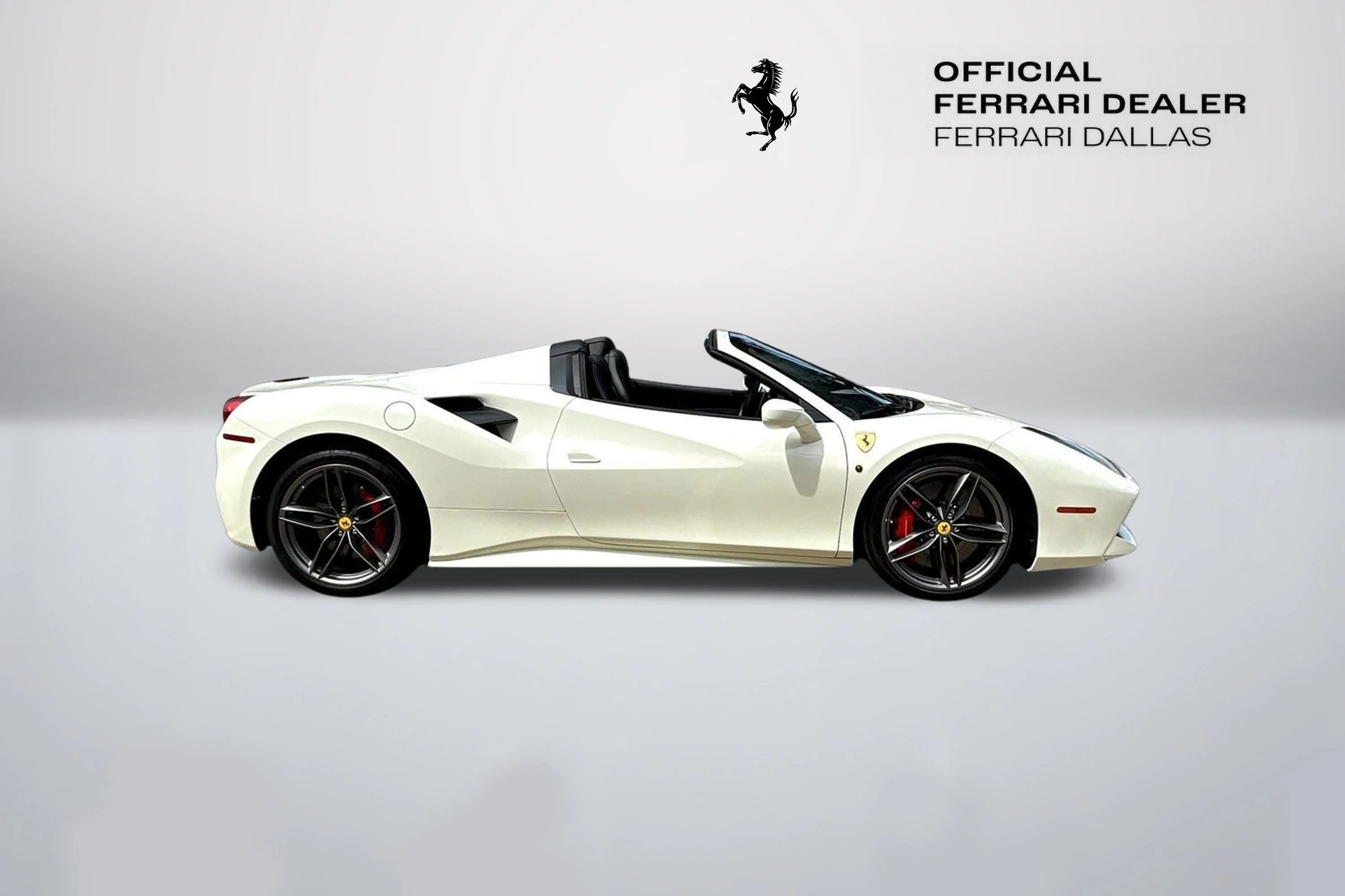 Used 2018 Bianco Avus Ferrari  image 4