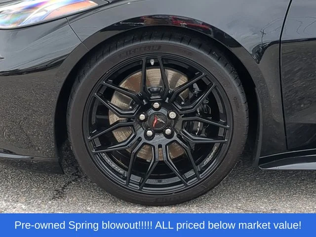 Used 2025 Black Chevrolet Z06 image 18
