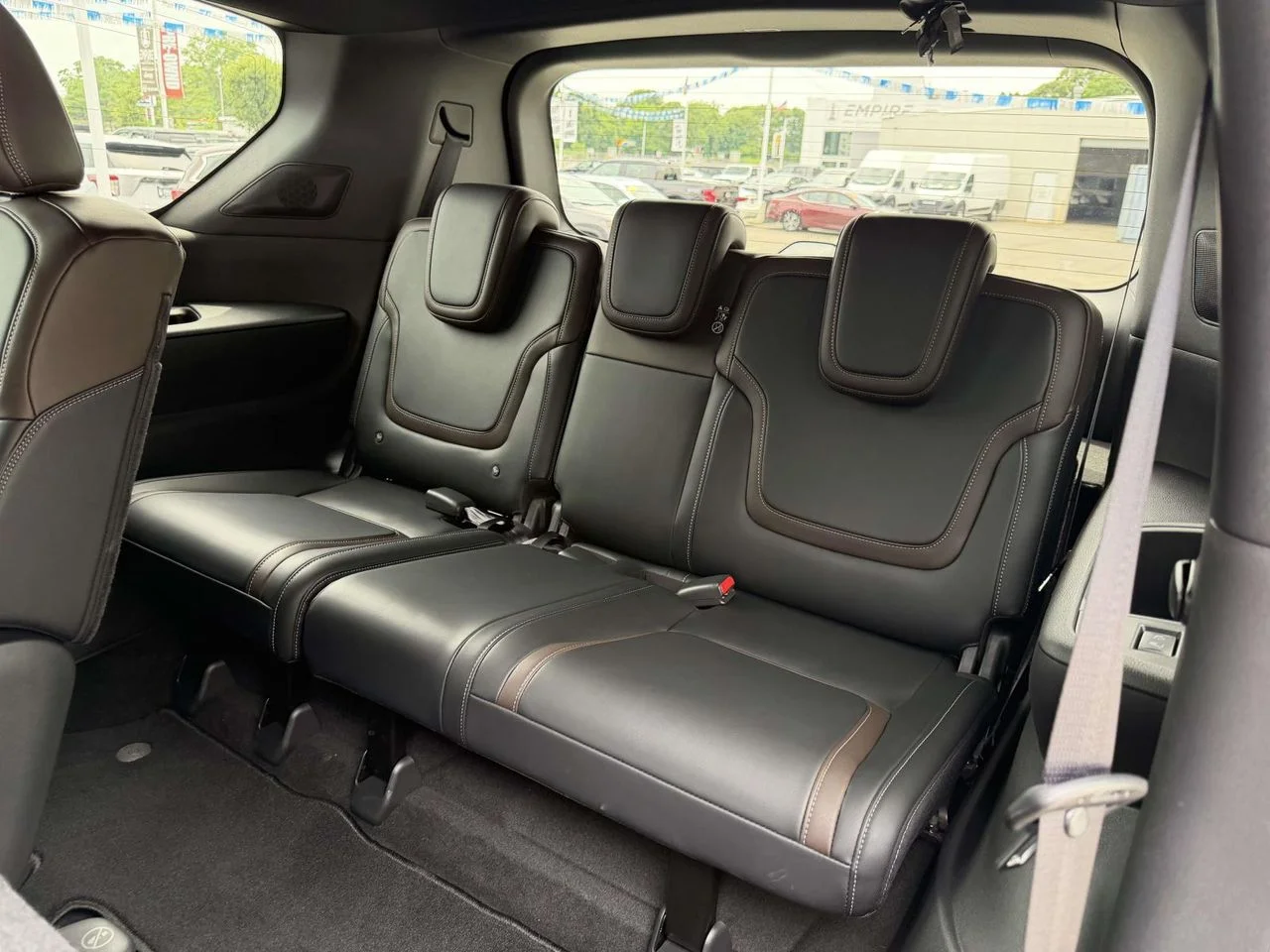 Used 2025 Super Black Nissan SL 4WD image 19