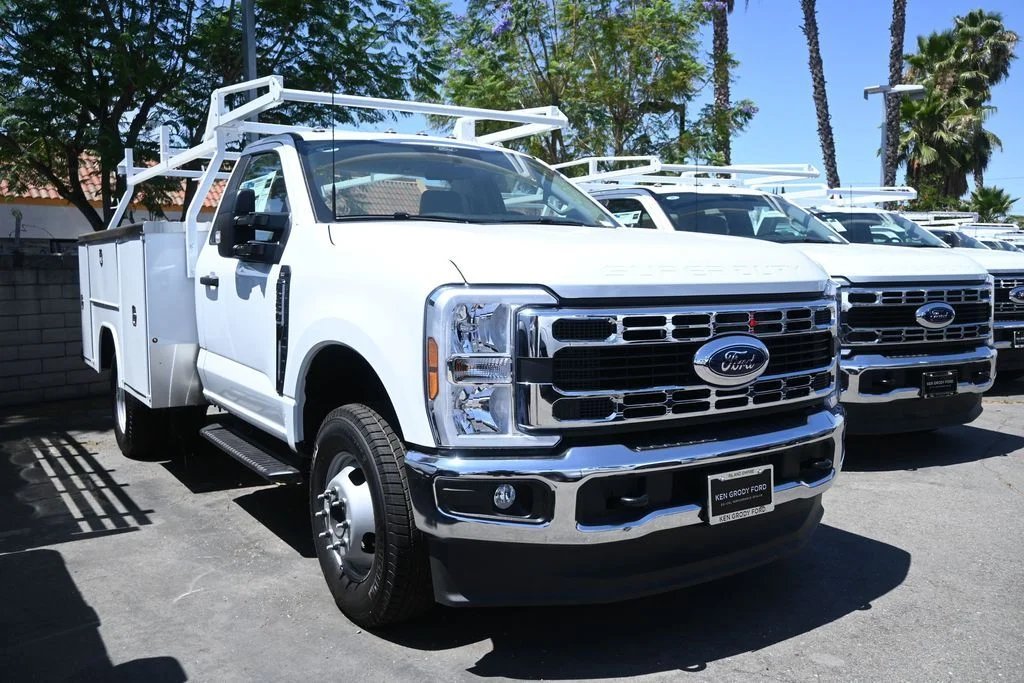 2026 Ford F-350 Super Duty Chassis Cab