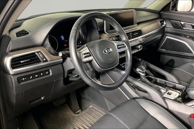 Used 2021 Black Kia EX image 10