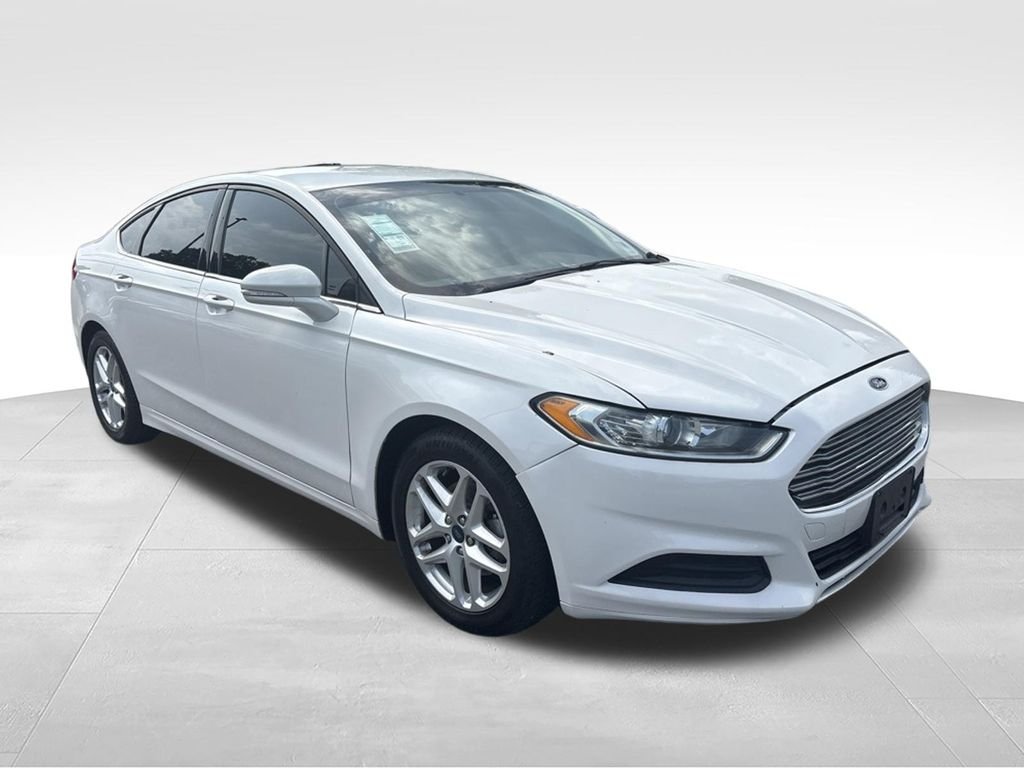 Used 2016 White Ford SE image 6