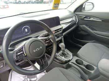 Used 2024 Snow White Pearl Kia X-Line image 5