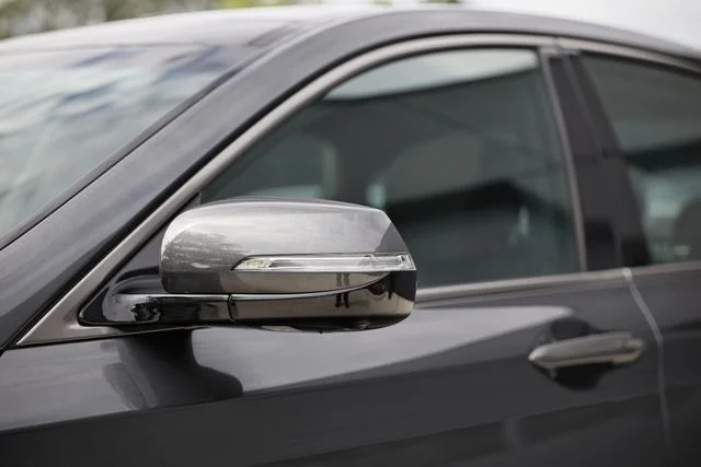 Used 2020 Himalayan Gray Genesis 3.8 image 11
