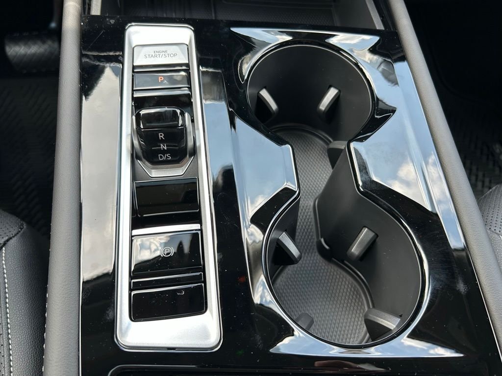 New 2026 Black Volkswagen SE w/Technology image 33