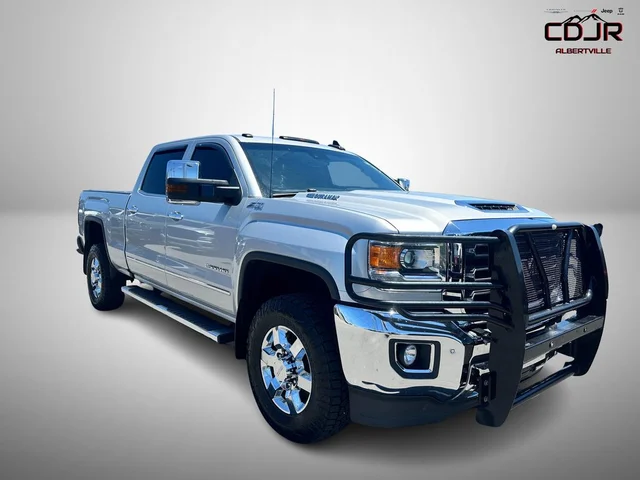 2017 GMC Sierra 2500HD SLT 4WD photo