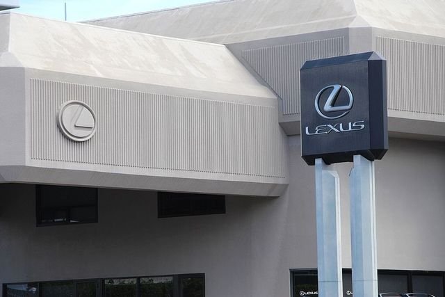 Used 2026  Lexus 500h F SPORT Performance Luxury image 39