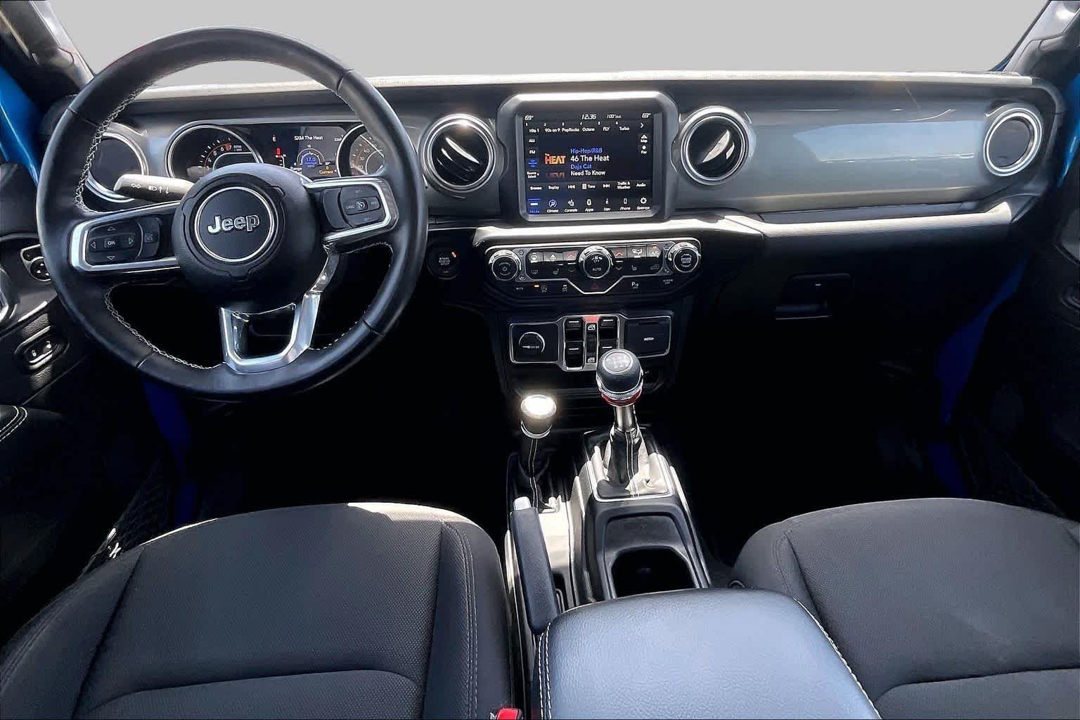 Used 2022 Hydro Blue Pearlcoat Jeep Unlimited Sahara image 14