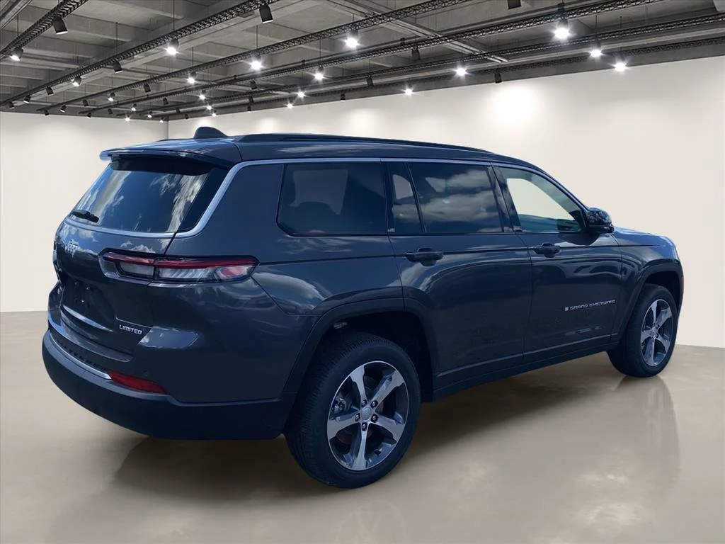 New 2026 Baltic Gray Metallic Clear-Coat Exterior Paint Jeep Limited image 4