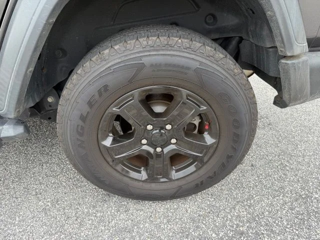 Used 2020 Gray Jeep Unlimited Sport S image 5