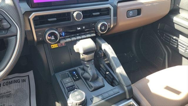Certified Used 2026 WIND CHILL PEARL Toyota  image 37