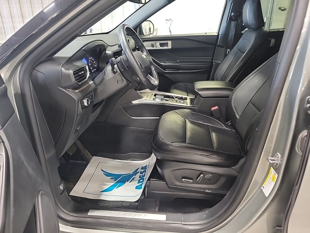 Used 2020 Green Ford Limited image 5