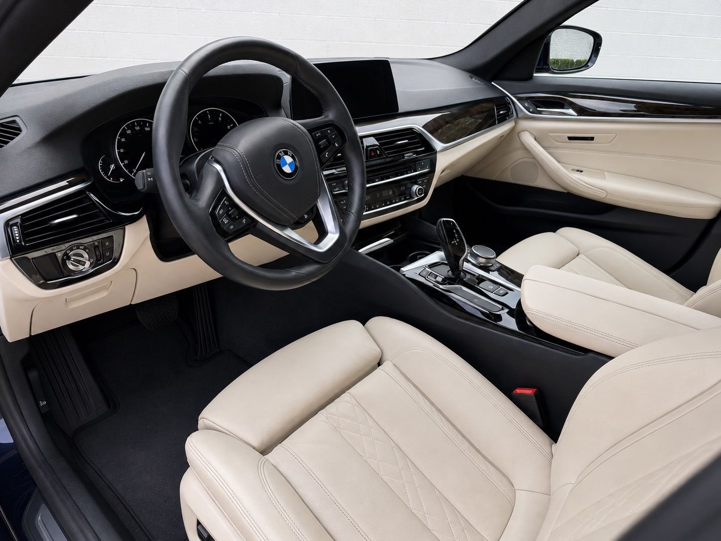 Used 2019 Imperial Blue Metallic BMW 540i xDrive image 2