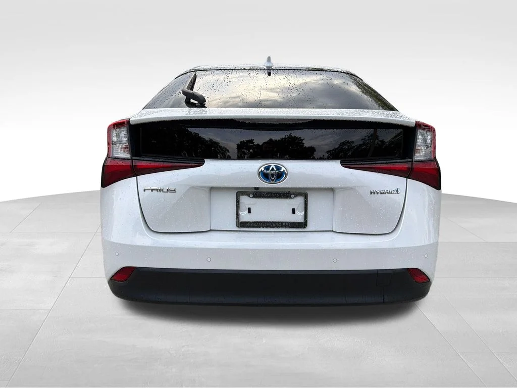 2021 Toyota Prius LE - Photo 6