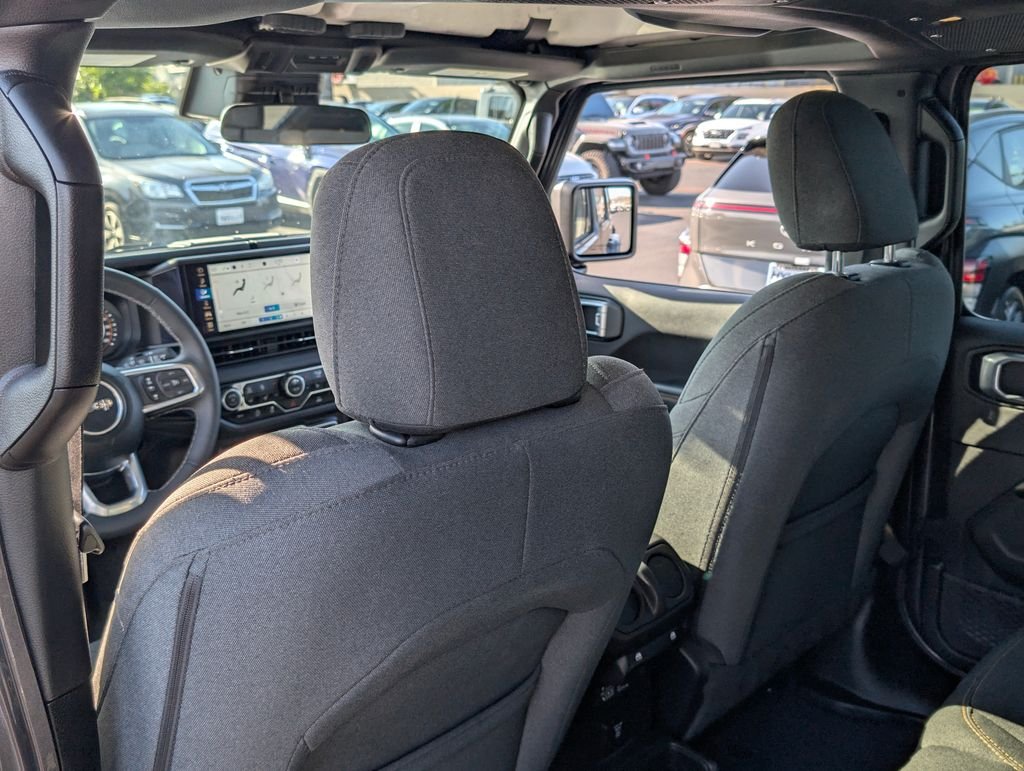 2025 Jeep Wrangler 4-Door Sahara - Photo 14