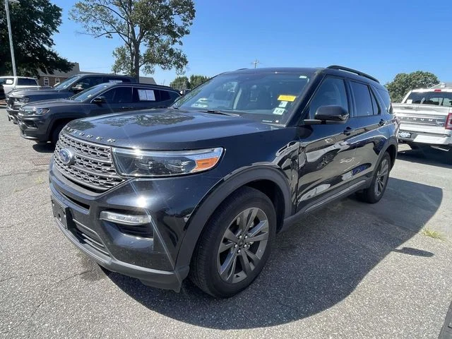 Certified Used 2023 Black Metallic Ford XLT image 3