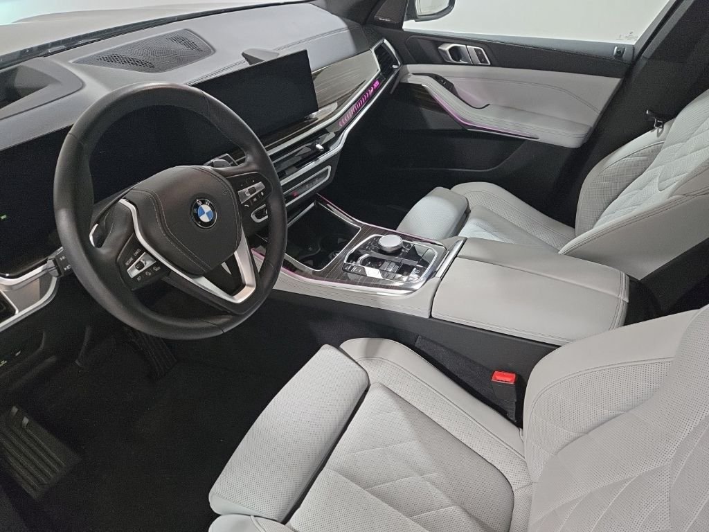Used 2024 Black BMW xDrive40i image 19