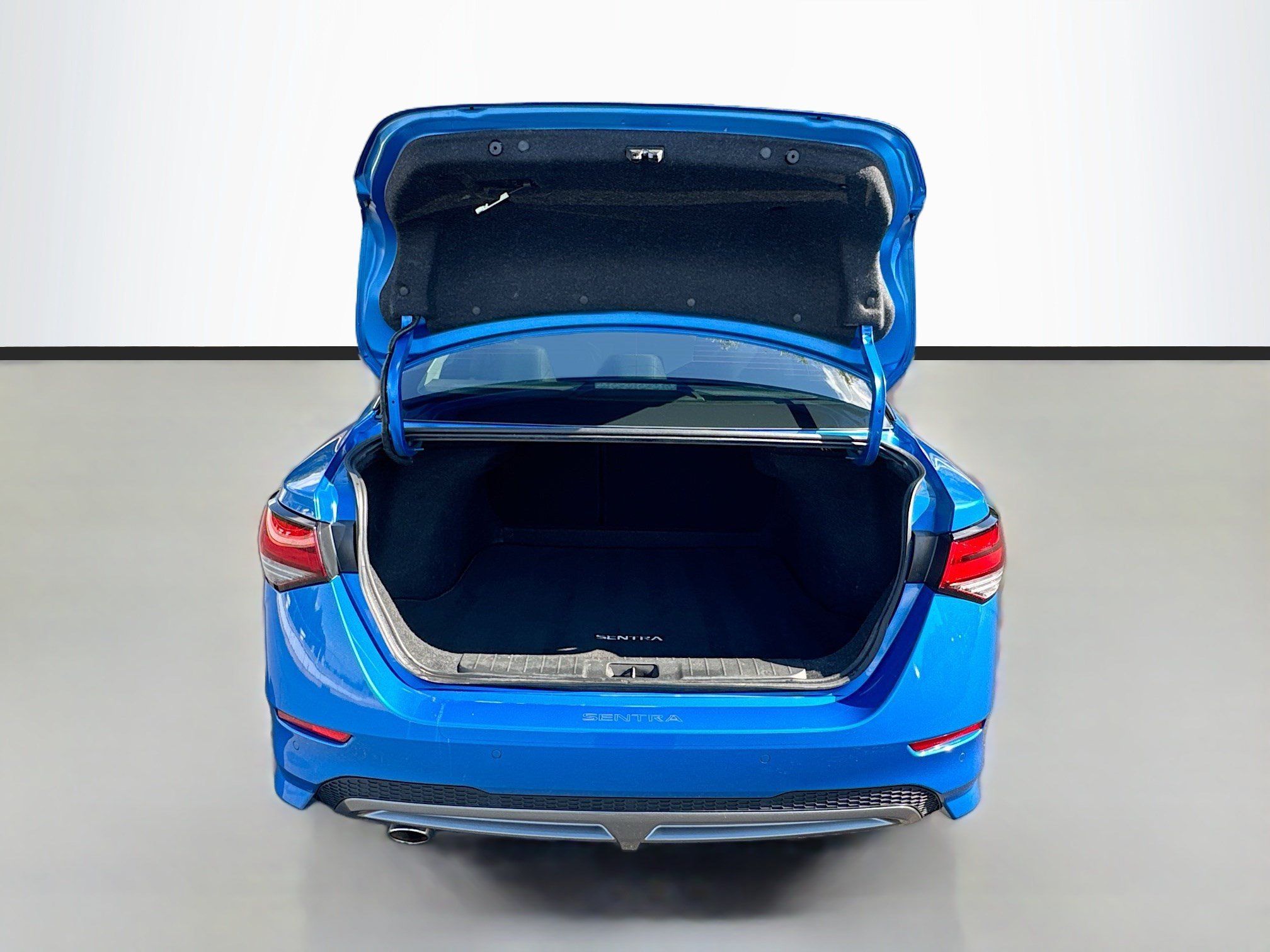 Used 2021 Electric Blue Metallic Nissan SR image 26