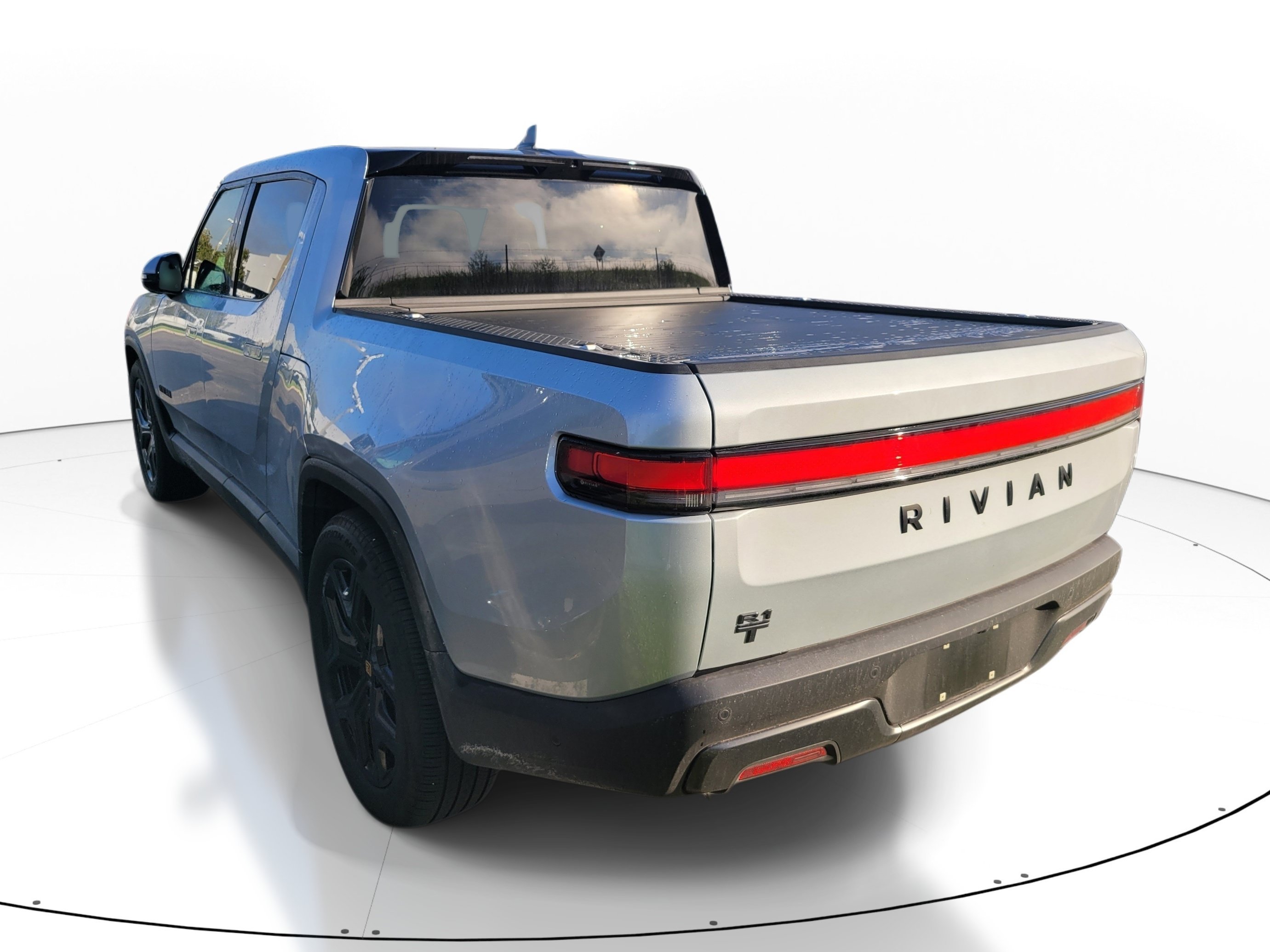 Used 2026  Rivian Dual Motor Large Pack image 6