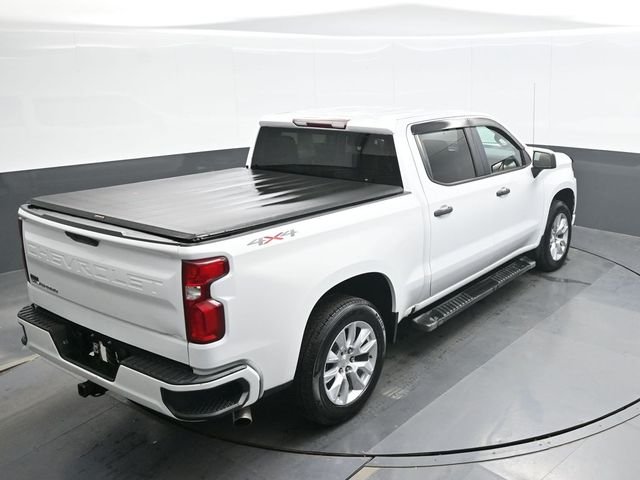 Used 2021 White Chevrolet Custom image 17