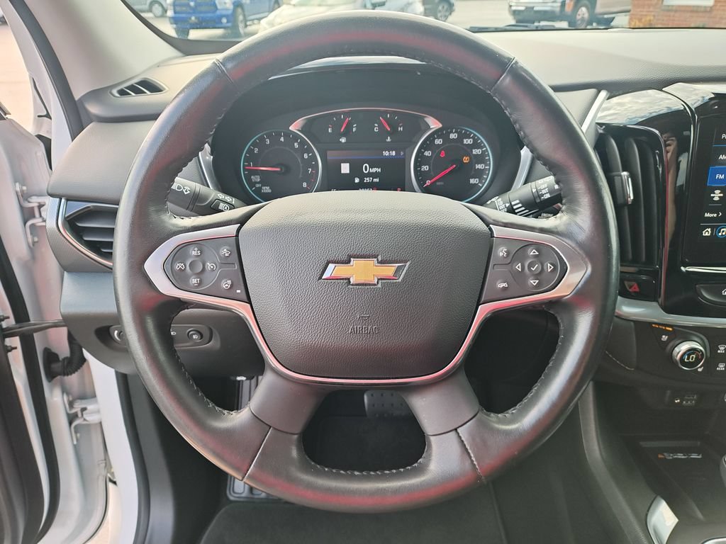 Used 2020 IRIDESCENT PEARL TRICOAT Chevrolet Premier image 17