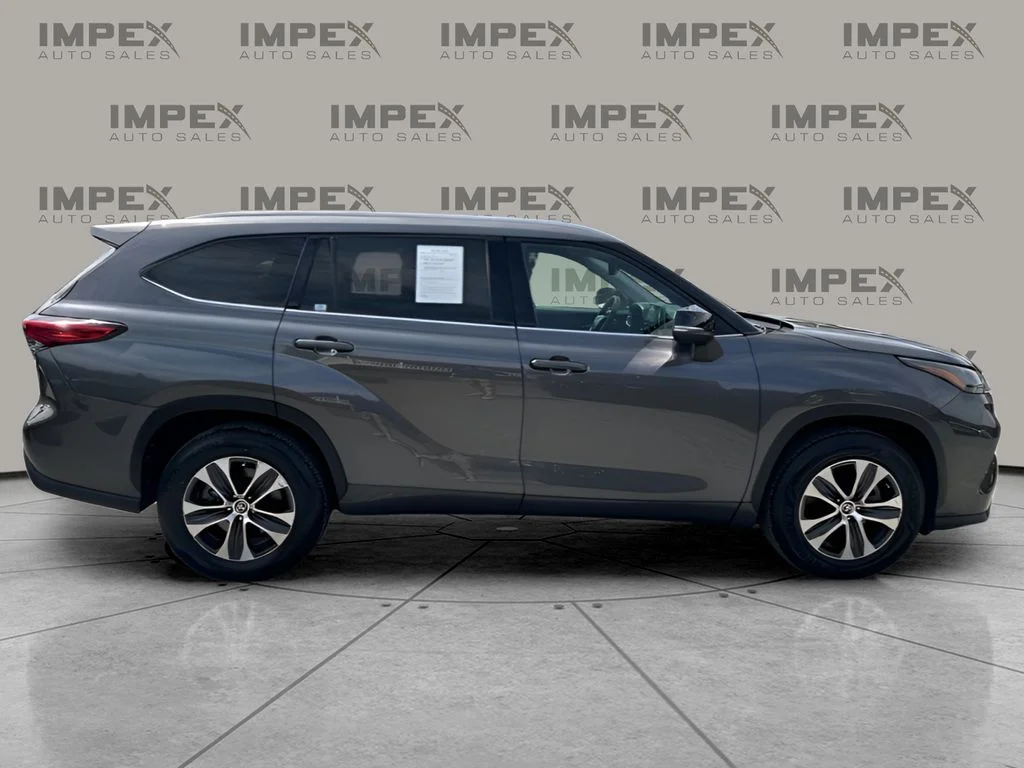 Used 2022 Gray Toyota XLE image 6