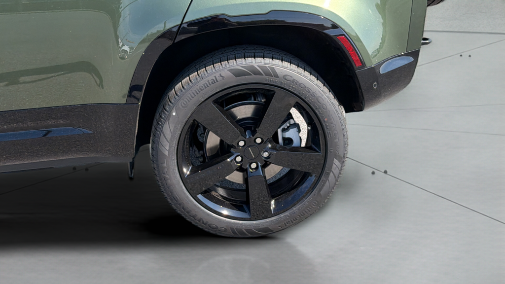 New 2026 Woolstone Green Land Rover X-Dynamic SE image 10