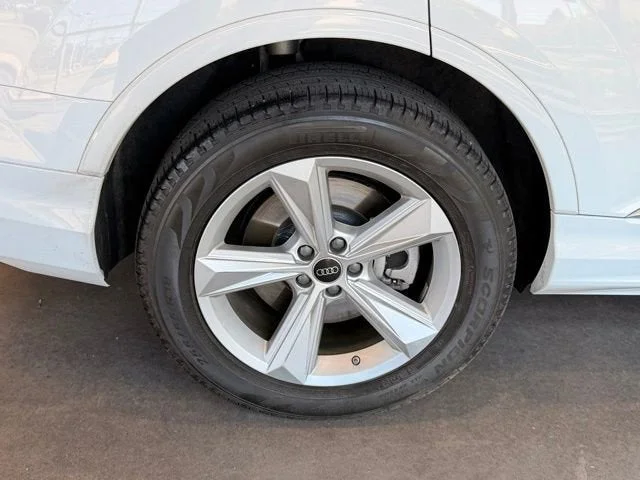 Used 2023 Glacier White Audi 55 Premium image 25