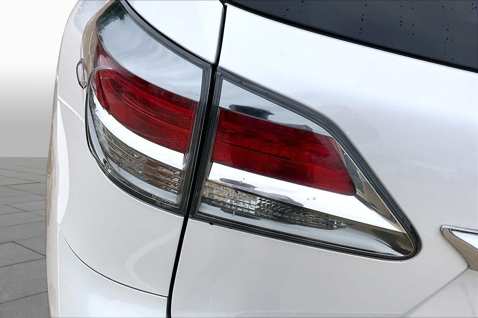 Used 2015 Starfire Pearl Lexus  image 29