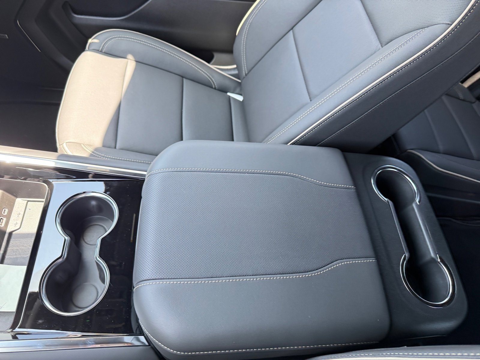 Used 2025 Dark Ash Metallic Chevrolet Premier image 14